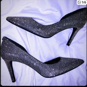 Michael Kors metallic pumps